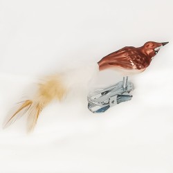 Mini Braunkehlchen mit Naturfedern, Vogel auf Clip - Lauschaer Glaskunst, Schatzhauser Weihnachtsschmuck